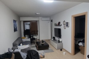 Продавам стан во Flatiron