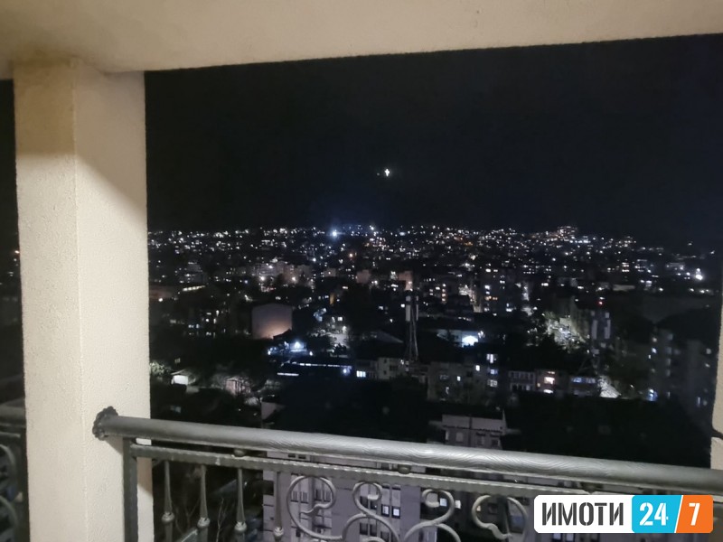 Продавам стан во Flatiron