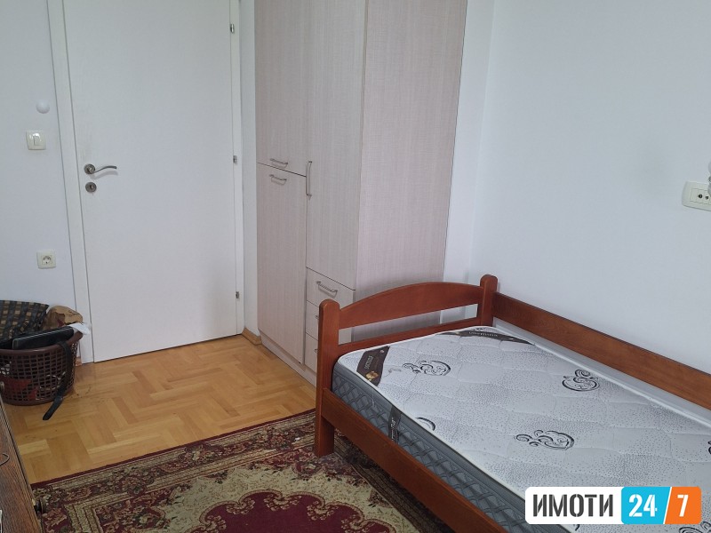 Se izdava stan kaj univerzalna sala nova gradba