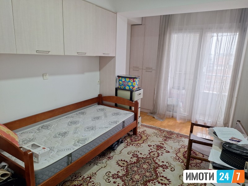 Se izdava stan kaj univerzalna sala nova gradba