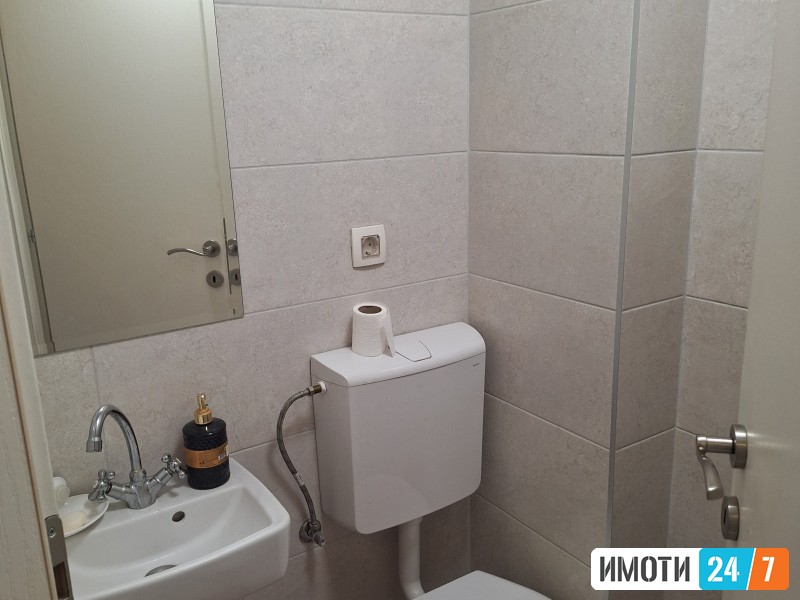 Se izdava stan kaj univerzalna sala nova gradba