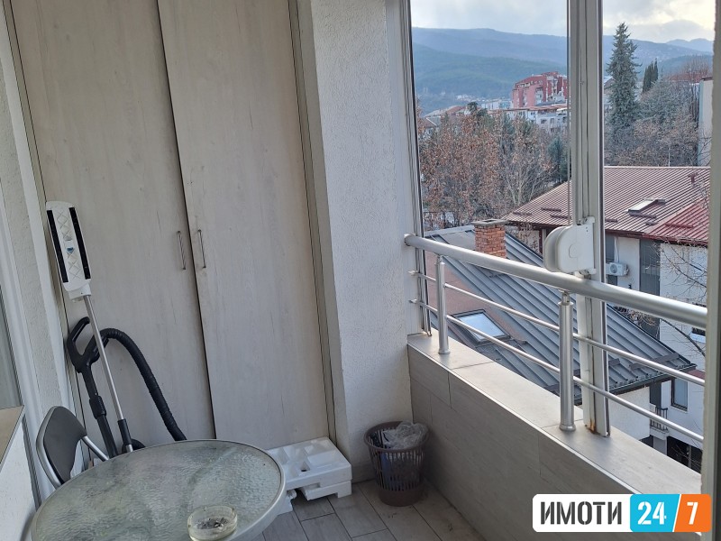 Se izdava stan kaj univerzalna sala nova gradba