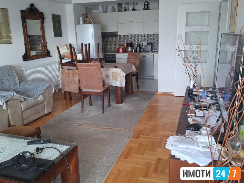 Se izdava stan kaj univerzalna sala nova gradba