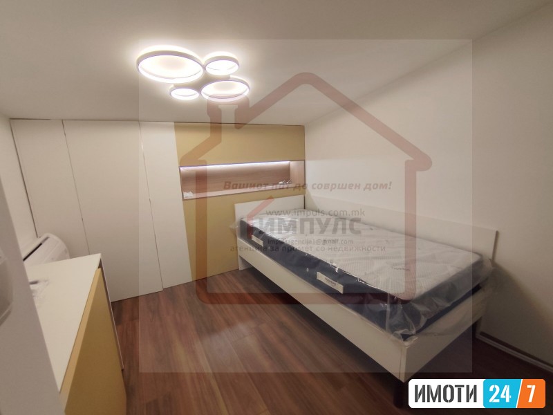 NEVSELUVAN DUPLEX SO LOKACIJA VO AVTOKOMANDA