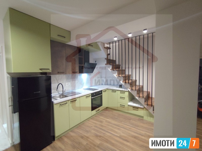 NEVSELUVAN DUPLEX SO LOKACIJA VO AVTOKOMANDA