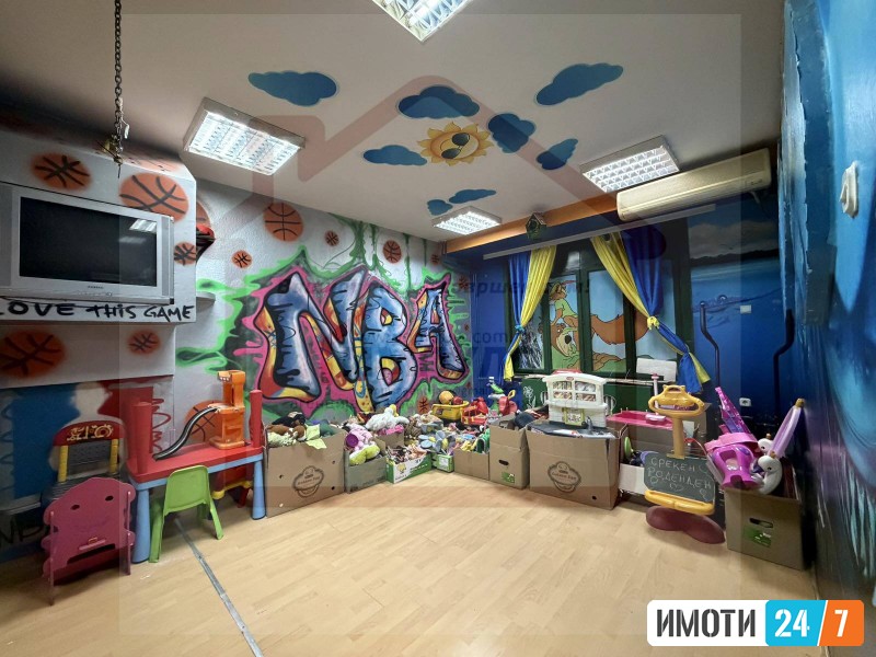 SE IZDAVA PRAZEN DELOVEN PROSTOR SO DVOR VO KVODA