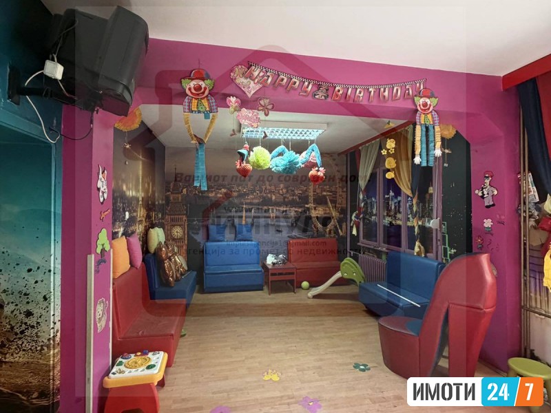 SE IZDAVA PRAZEN DELOVEN PROSTOR SO DVOR VO KVODA