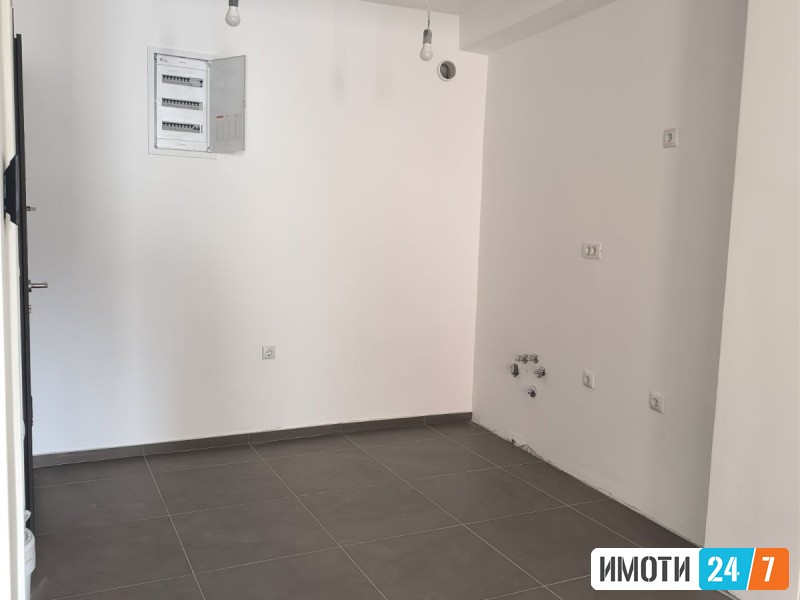 PRAZEN CETIRISOBEN STAN SO LOKACIJA VO KOZLE