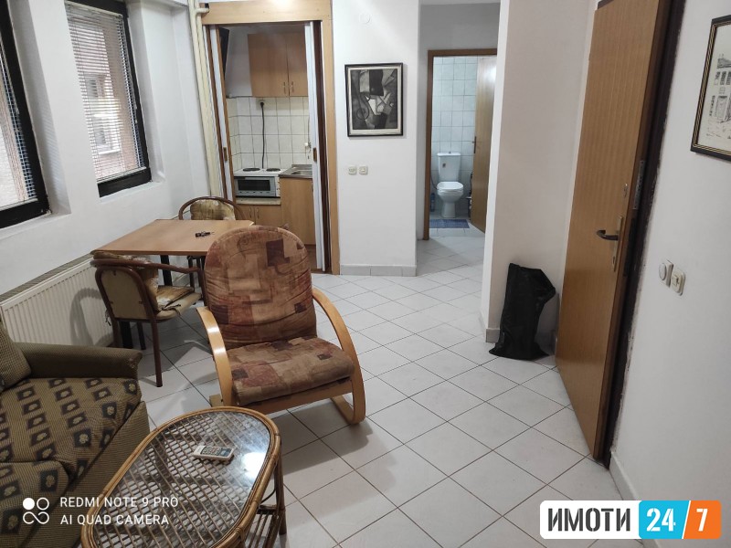 FUNKCIONALEN DVOSOBEN STAN VO CENTARUNIVERZALNA SALA