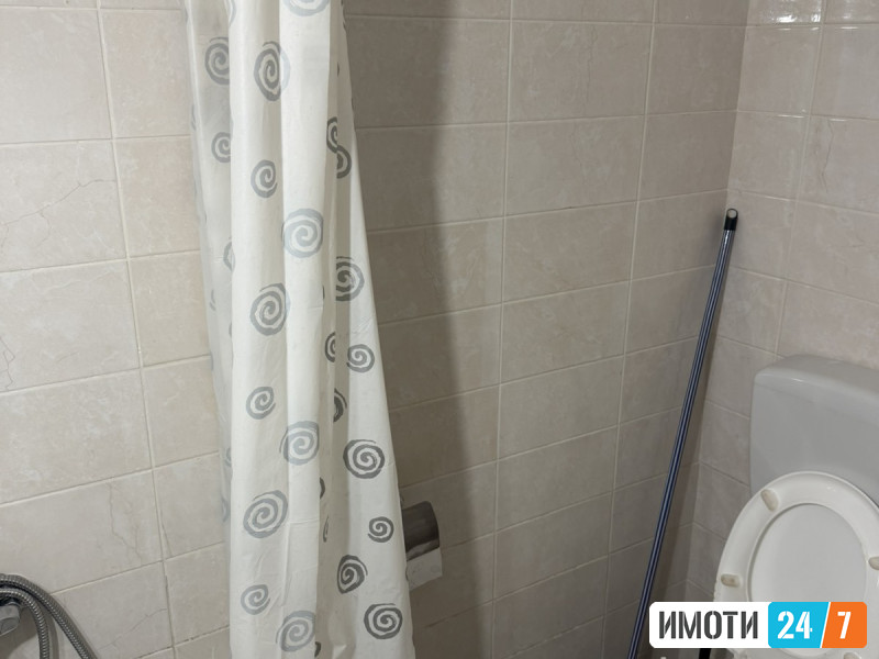 PRAZEN DELOVEN PROSTOR VO CENTAR