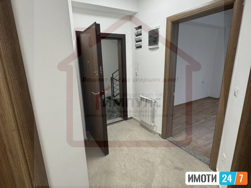 PRAZEN STAN ZA DELOVNA NAMENA VO CENTAR