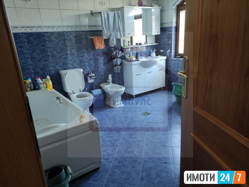 SE PRODAVA SEMEJNA KUKJA VO BARDOVCI