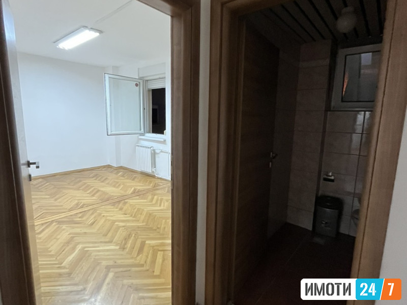 PRAZEN STAN ZA STANBENO ILI DEOVNO KORISTENJE VO CENTAR