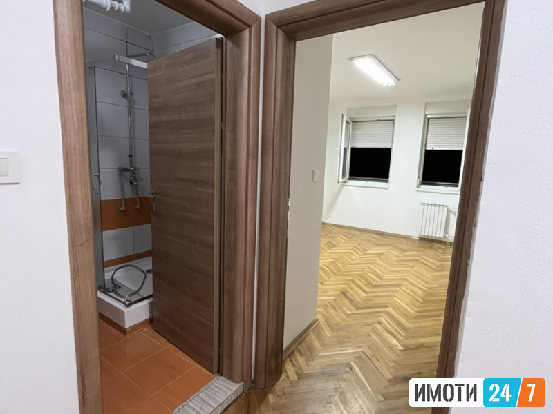 PRAZEN STAN ZA STANBENO ILI DEOVNO KORISTENJE VO CENTAR