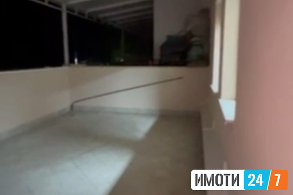 PRAZEN STAN ZA STANBENO ILI DEOVNO KORISTENJE VO CENTAR