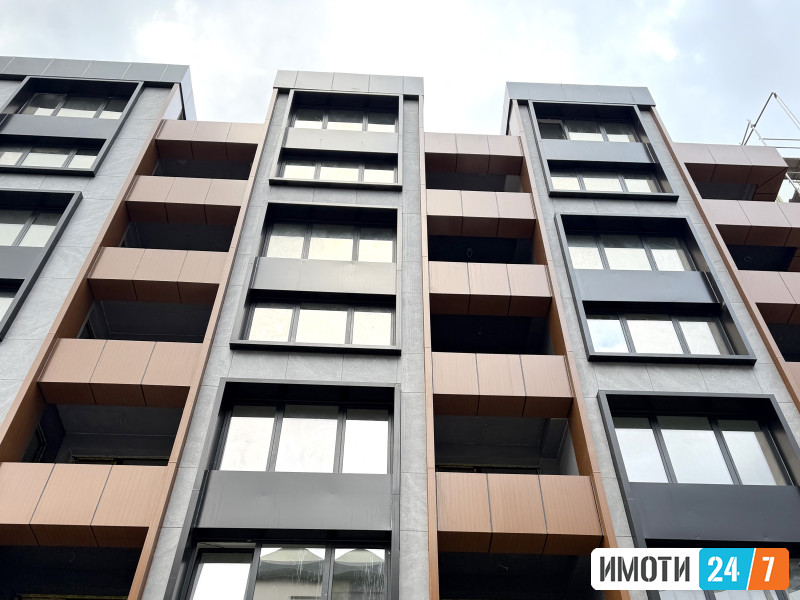 СЕ ИЗДАВА КАНЦЕЛАРИСКИ ПРОСТОР — НОВО МААЛО ЦЕНТАР СКОПЈЕ