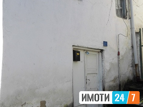 Куќа во Охрид центар - над плоштадот