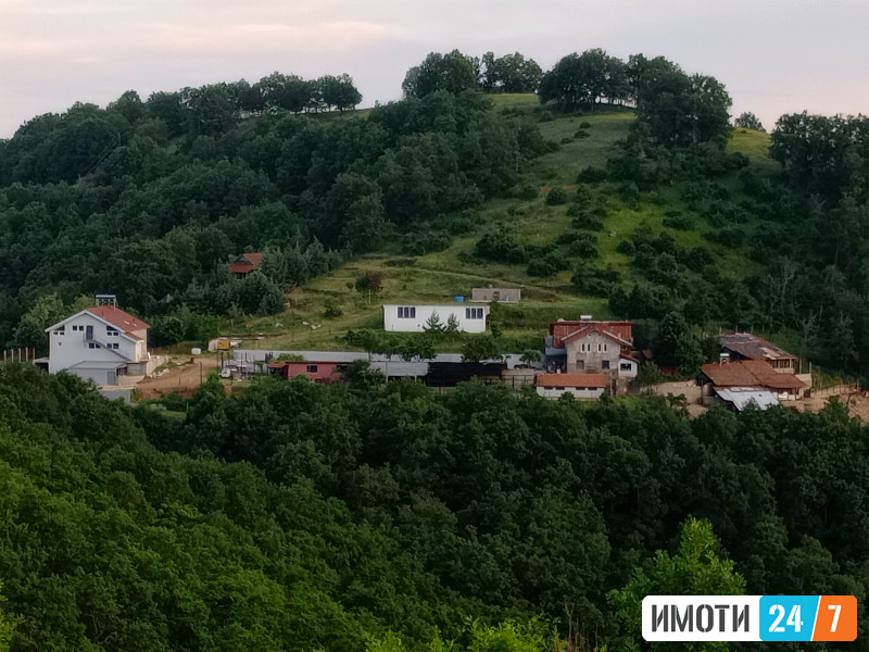 Se prodava imot na Osogovo 