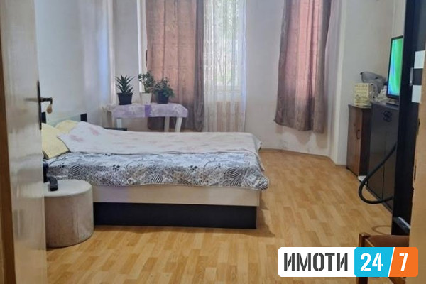 Се продава стан од 148m2 во Центар 