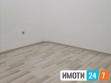 КАРПОШ 4 Се продава реновиран стан 
