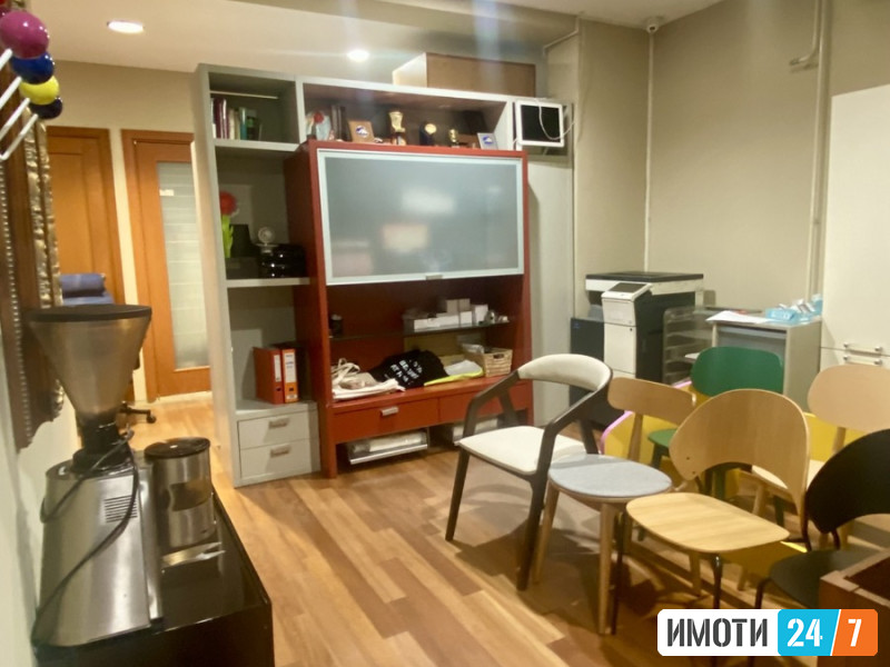 ATRAKTIVEN DELOVEN PROSTOR VO AERODROM