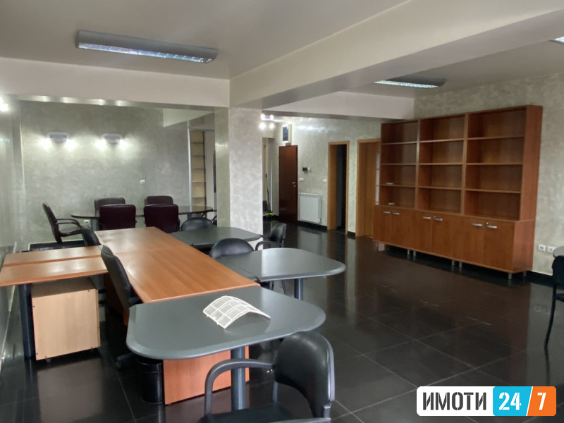 OTVOREN DELOVEN PROSTOR SO LOKACIJA KAJ MIDA
