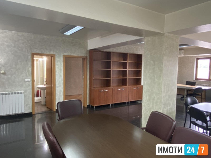 OTVOREN DELOVEN PROSTOR SO LOKACIJA KAJ MIDA