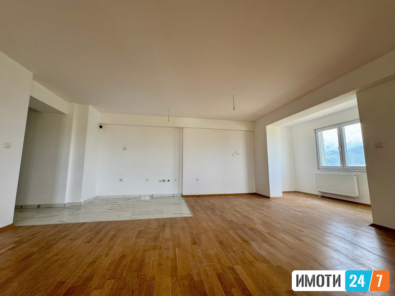 Се продава стан 110m2 - Kosmos