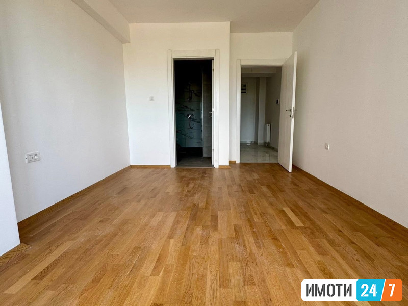 Се продава стан 110m2 - Kosmos