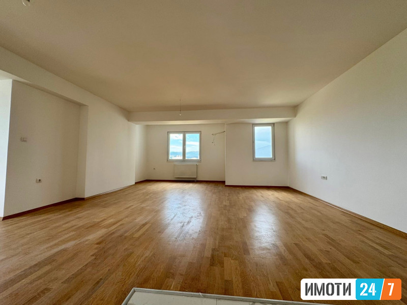 Се продава стан 110m2 - Kosmos