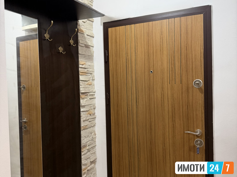 СЕ ИЗДАВА СТАН ВО ЦЕНТАР – УЛ 11 ОКТОМВРИ