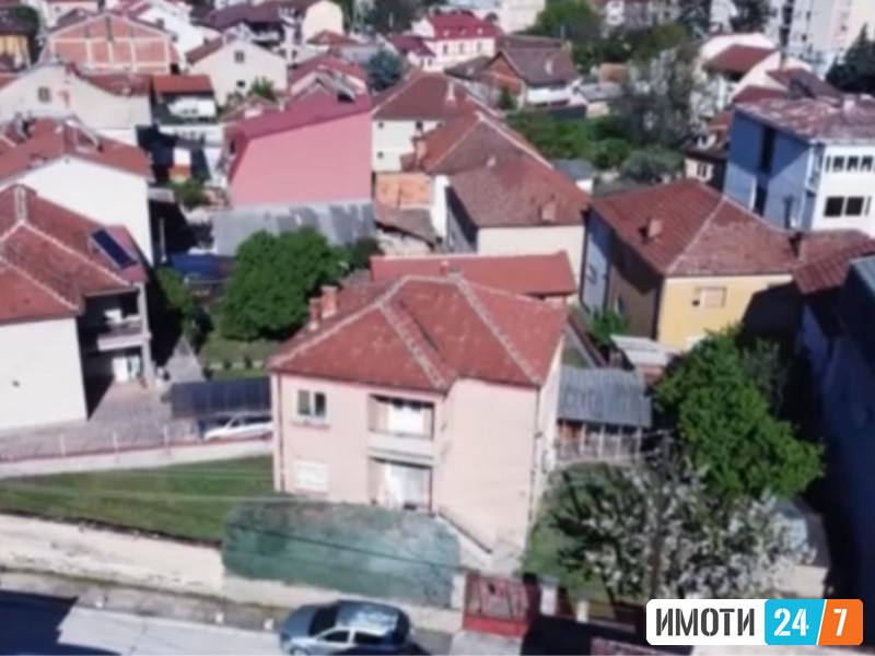 РЕТКА МОЖНОСТ ПАРЦЕЛА СО КУЌА ВО ЦЕНТАРОТ НА БИТОЛА | 421 м