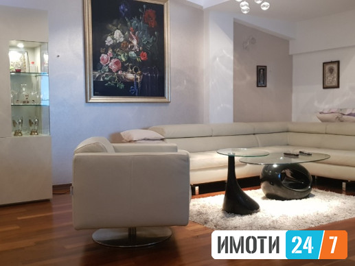 PREKRASEN CETIRISOBEN STAN NA ODLICNA LOKACIJA VO CENTAR