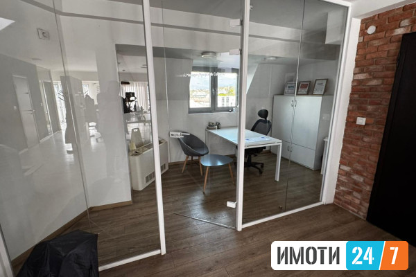 NAMESTEN DELOVEN PROSTOR VO CENTAR