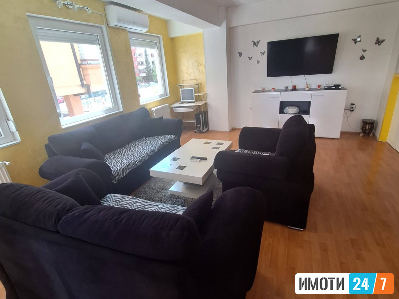 SE IZDAVA STAN KVODA 86m2