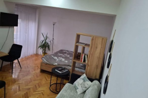 СЕ ПРОДАВА Реновирана гарсоњера во Аеродром ТЦ Скопјанка