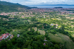  Имот од соништата под Галичица со панорама на Охридското Езеро