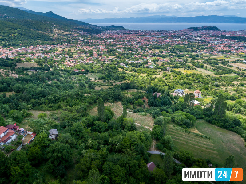 Имот од соништата под Галичица со панорама на Охридското Езеро