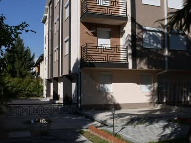 Премиум станови со приватни дворови во Влае