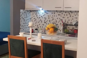 СЕ ИЗДАВА СТАН ОД 64М2 ВО АЕРОДРОМ