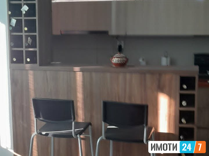 Izdavam stan so garaza pod zgradana vtori kat sopdtveno parno
