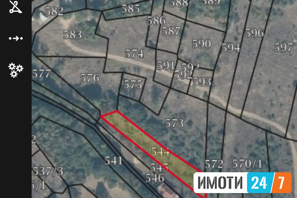 Се продава плацнива во кучково 1077 м2