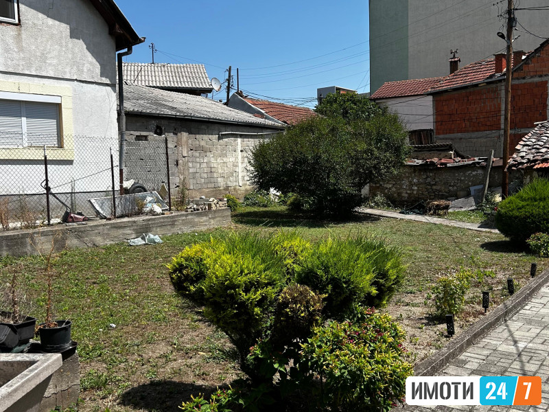 СЕ ПРОДАВА КУЌА ВО ЧАИР