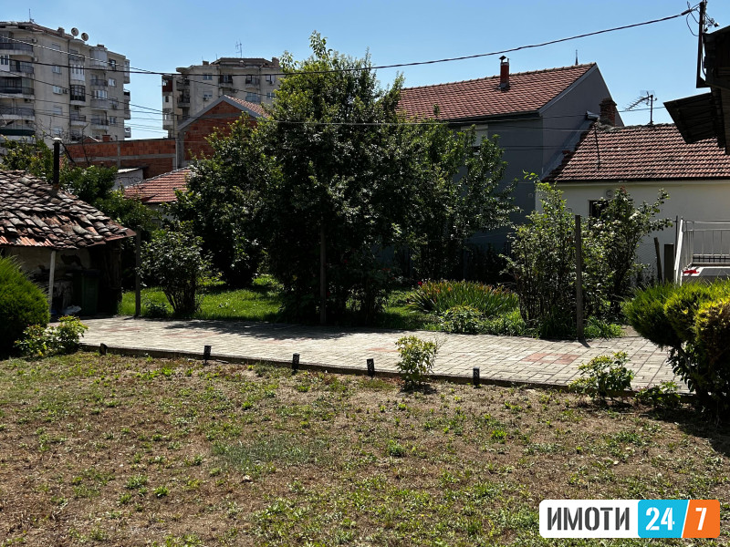 СЕ ПРОДАВА КУЌА ВО ЧАИР