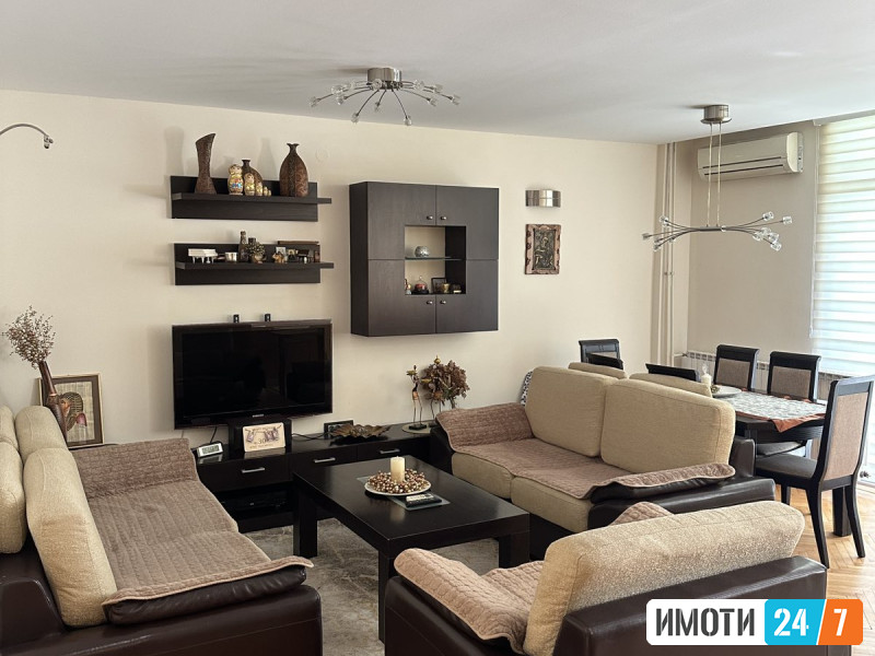 СЕ ИЗДАВА ТРОСОСОБЕН СТАН ВО СТРОГ ЦЕНТАР НА СКОПЈЕ – 70 м²