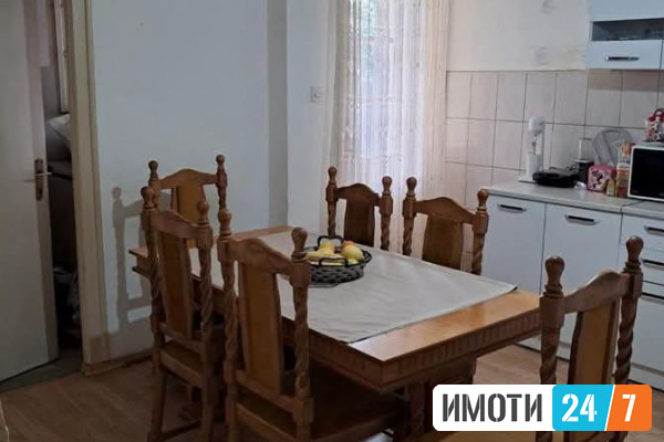 Se prodava stan od 148m2