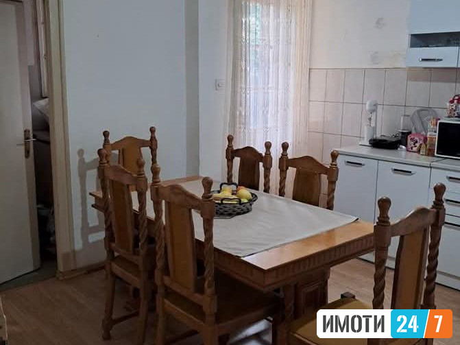 Se prodava stan od 148m2