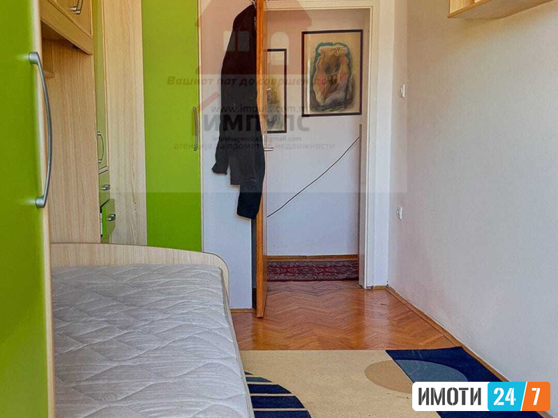 SE PRODAVA CETIRIOBEN STAN VO CENTAR