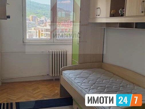 SE PRODAVA CETIRIOBEN STAN VO CENTAR
