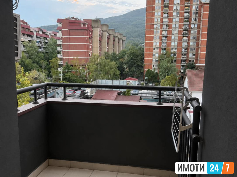 SE IZDAVA MODEREN DVOSOBEN STAN VO CENTAR